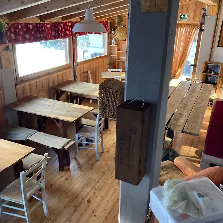 Capannina מלון דירות